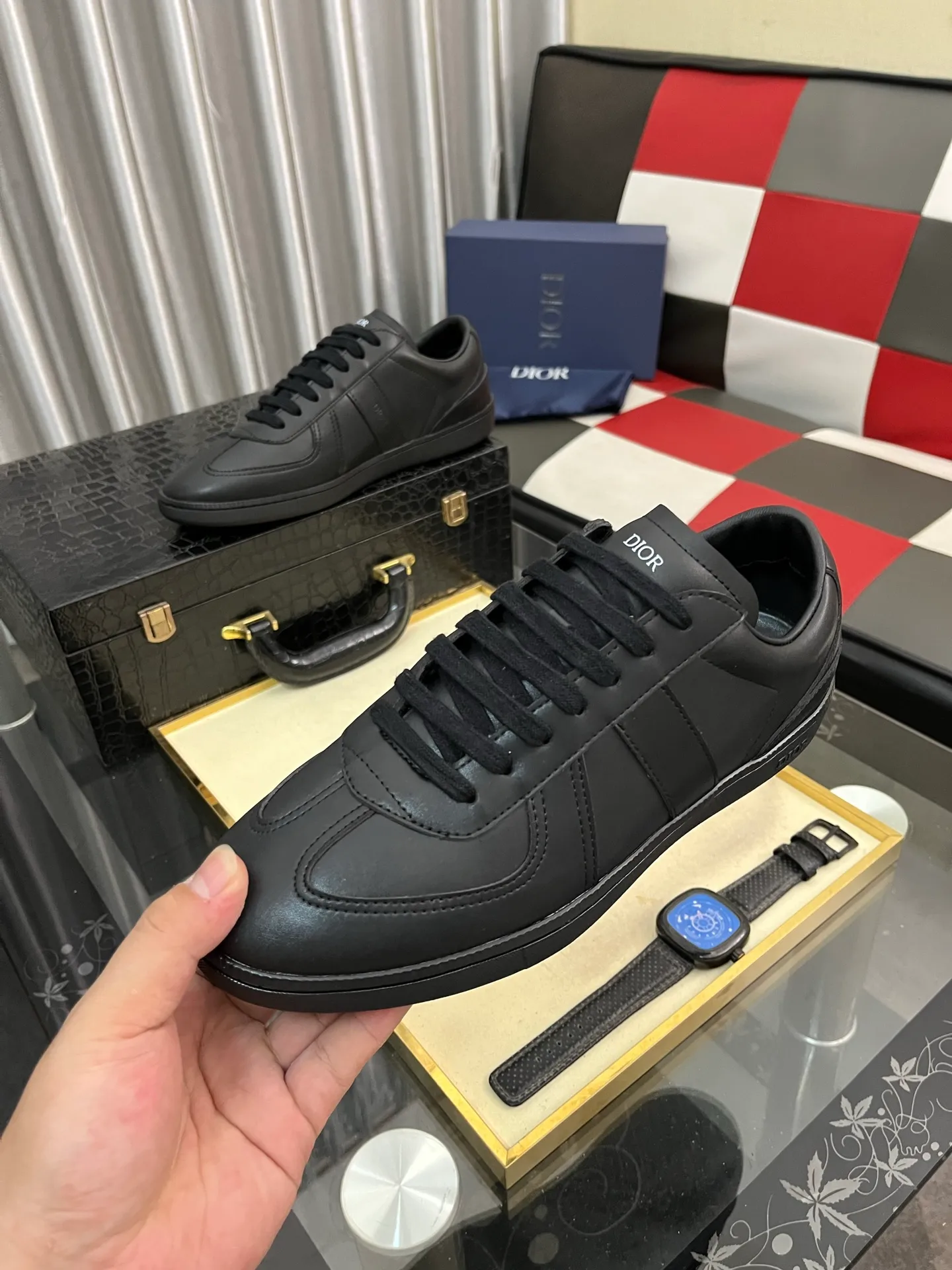 Men's shoes 💰380⌚️⌚️ 【Dior*DIAO】original quality.~ Unique modern style sneakers. 🏃A must-have casual shoe for trendy men😍😍 Original brand imported from Italy, imported original leather, sheep lining (refuses to discolor and grind feet) Sole: Original sole provided by the original factory, French lazy style design ⚠️Fit to the feet, original quality, super comfortable original sole. Code number: 38-442️⃣Colors available
